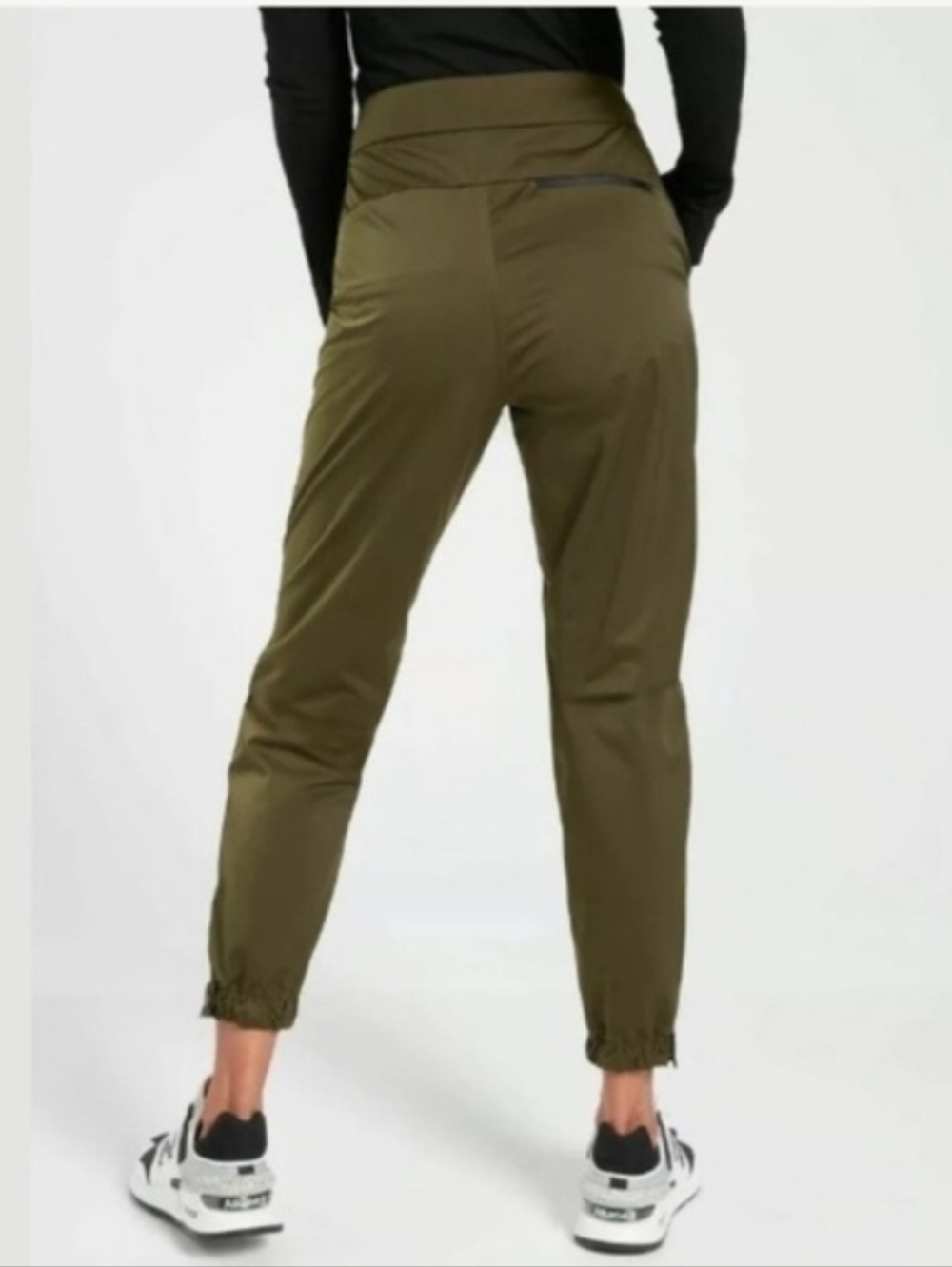Athleta Radiant Jogger Tool Pants Woman’s 6 Tortuga Olive View 3